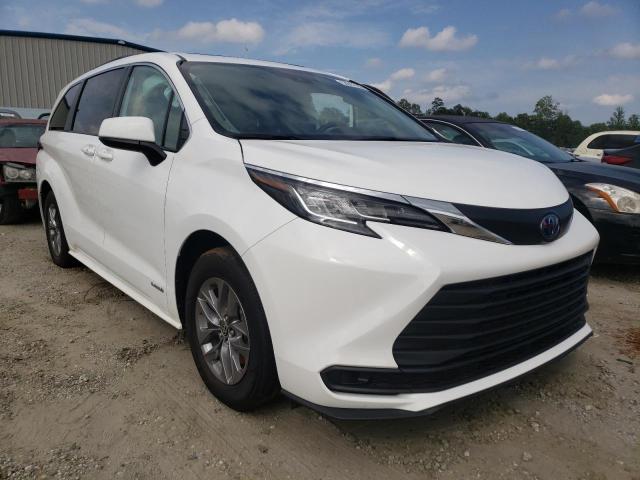 TOYOTA SIENNA LE 2021 with VIN 5TDBSKFCXMS020209 - Photo from auction
