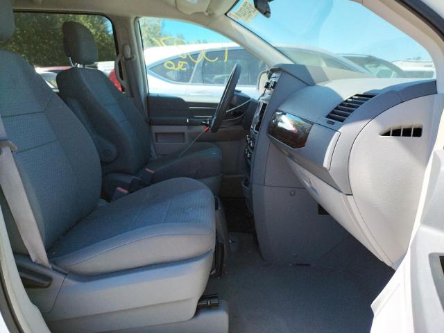 Photo 5 from auction – 2010 CHRYSLER TOWN & COU with VIN 2A4RR4DE3AR334017