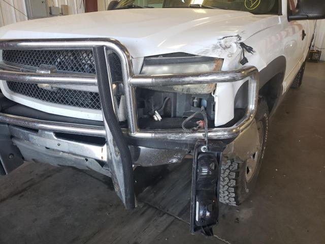 Photo 9 from auction – 2003 CHEVROLET SILVERADO with VIN 1GCEK19T53E283036