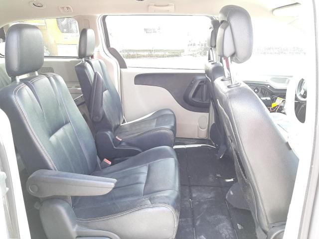 Photo 6 from auction – 2016 CHRYSLER TOWN & COU with VIN 2C4RC1BG2GR290479