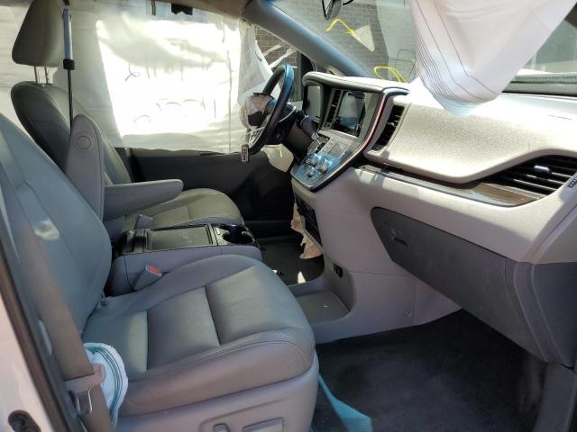 Photo 5 from auction – 2017 TOYOTA SIENNA XLE with VIN 5TDDZ3DC7HS152749