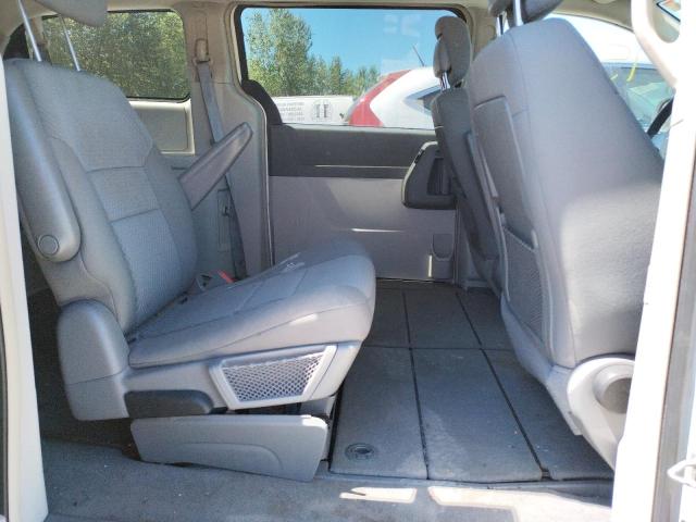 Photo 6 from auction – 2010 CHRYSLER TOWN & COU with VIN 2A4RR4DE3AR334017