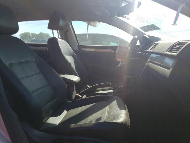 Photo 5 from auction – 2015 VOLKSWAGEN PASSAT S with VIN 1VWAT7A38FC045270