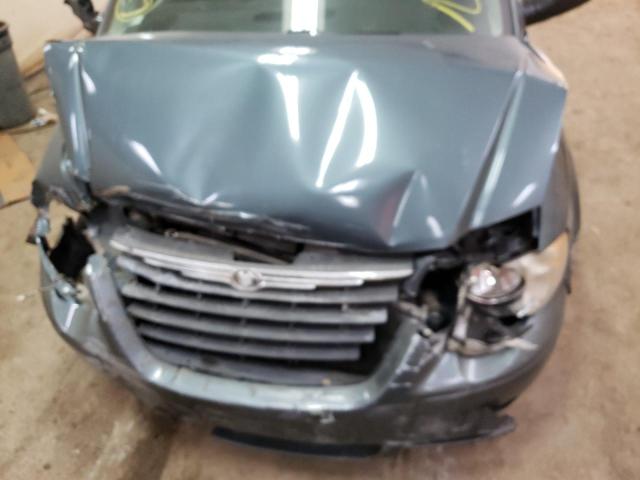 Photo 7 from auction – 2005 CHRYSLER TOWN & COU with VIN 2C4GP54L65R581822