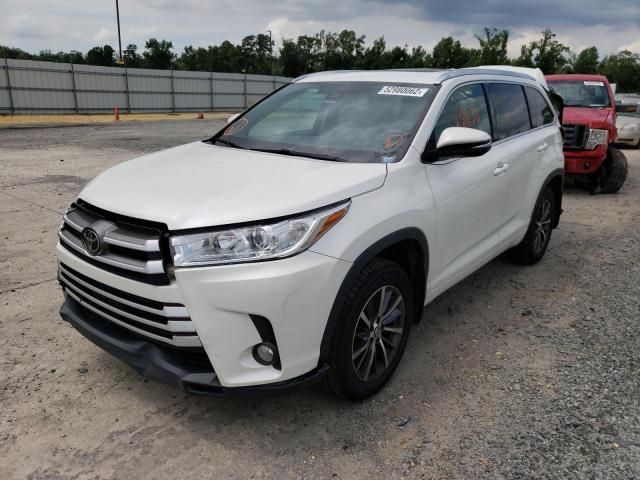 Photo 2 from auction – 2017 TOYOTA HIGHLANDER with VIN 5TDJZRFH4HS521257