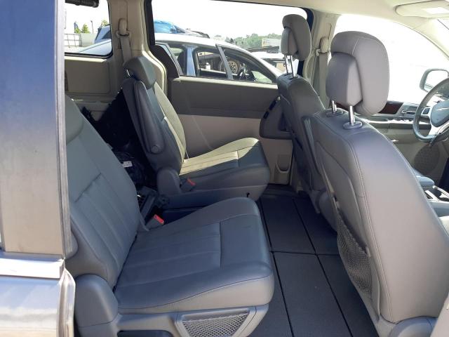 Photo 6 from auction – 2010 CHRYSLER TOWN & COU with VIN 2A4RR5DX1AR448332