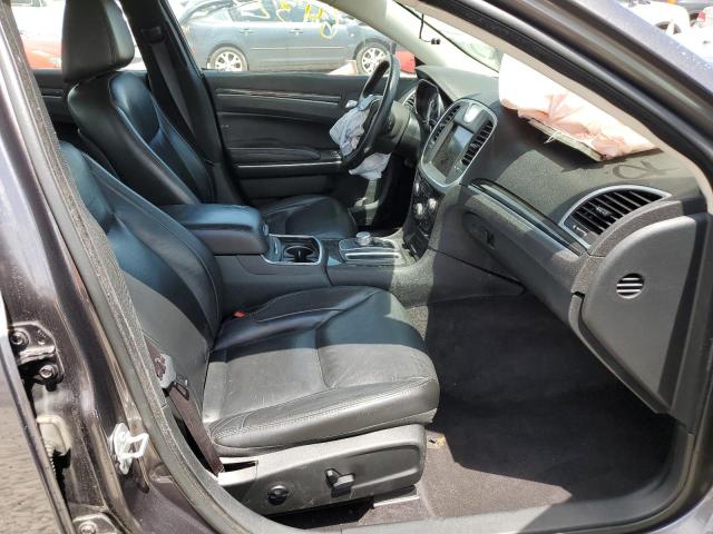 Photo 5 from auction – 2017 CHRYSLER 300 LIMITE with VIN 2C3CCARG0HH534282