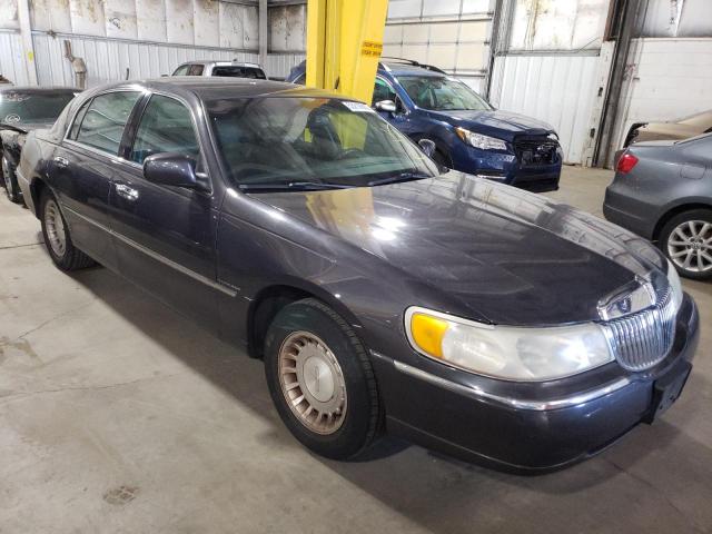 LINCOLN TOWN CAR E 2000 с VIN 1LNHM81W2YY852836 - Фото с аукциона