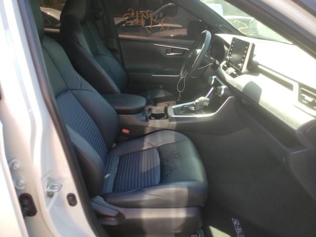 Photo 5 from auction – 2020 TOYOTA RAV4 XSE with VIN JTMEWRFV9LD531836