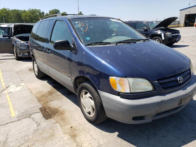 TOYOTA SIENNA LE 2002 with VIN 4T3ZF13C22U453634 - Photo from auction