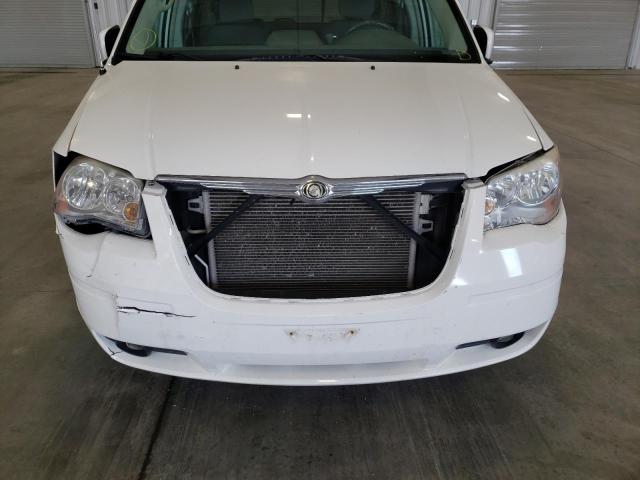 Photo 9 from auction – 2010 CHRYSLER TOWN & COU with VIN 2A4RR5D18AR429059