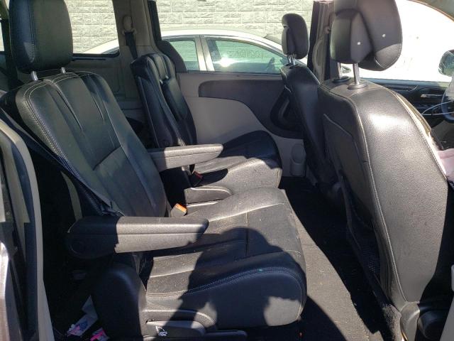 Photo 6 from auction – 2016 CHRYSLER TOWN & COU with VIN 2C4RC1BG0GR254323