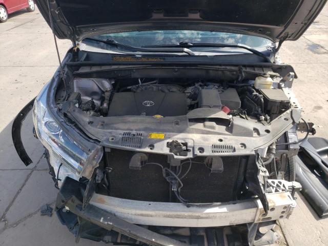 Photo 7 from auction – 2017 TOYOTA HIGHLANDER with VIN 5TDJZRFH3HS421876