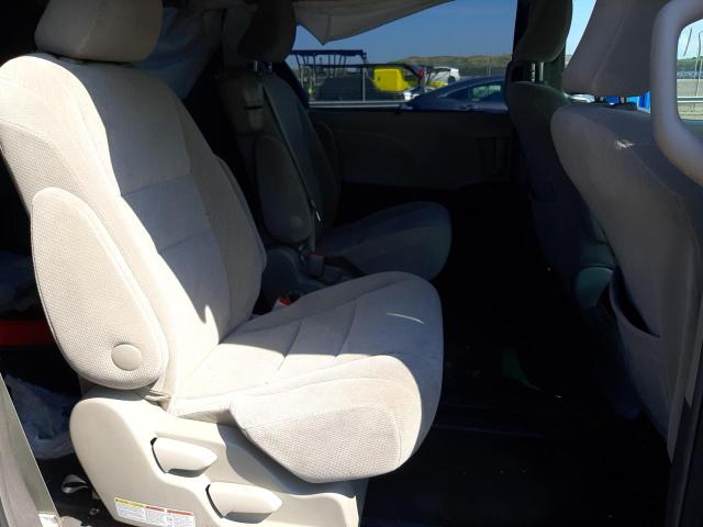Photo 6 from auction – 2017 TOYOTA SIENNA LE with VIN 5TDKZ3DC4HS817937