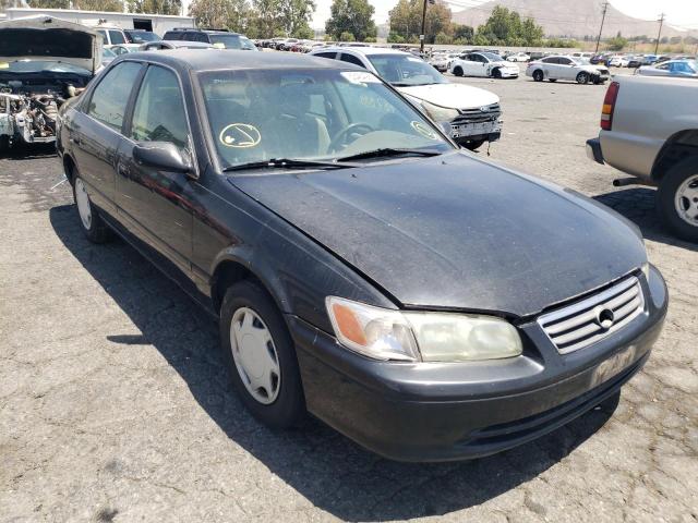 TOYOTA CAMRY CE 2000 with VIN 4T1BG22K6YU716240 - Photo from auction