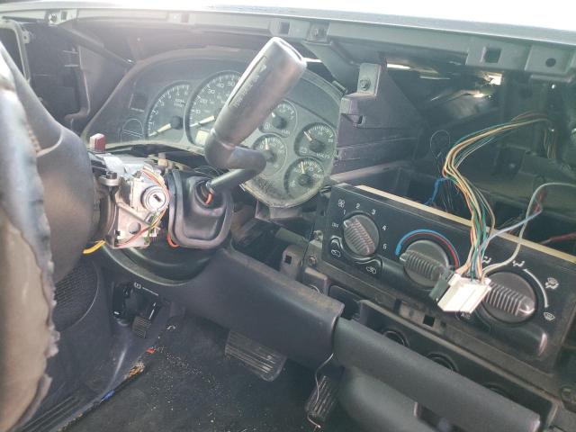 Photo 9 from auction – 2000 GMC NEW SIERRA with VIN 1GTEC14W5YE124958