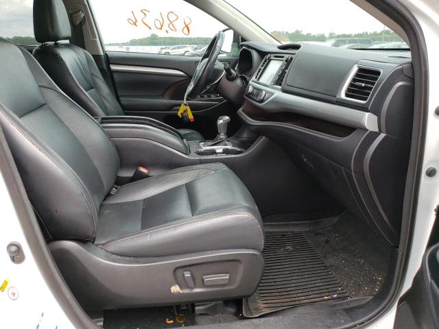 Photo 5 from auction – 2017 TOYOTA HIGHLANDER with VIN 5TDJZRFH4HS521257