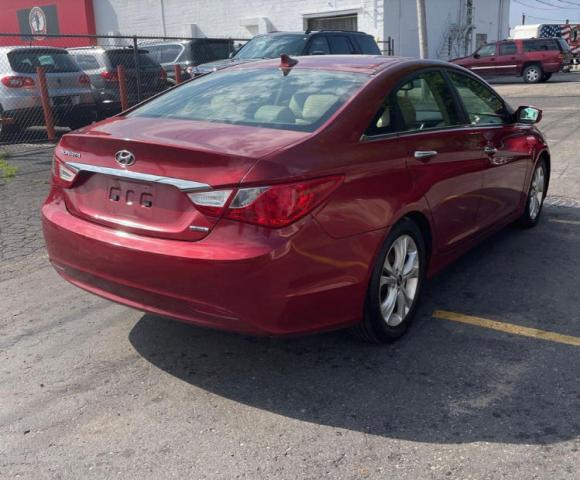 Photo 4 from auction – 2011 HYUNDAI SONATA SE with VIN 5NPEC4ACXBH132816