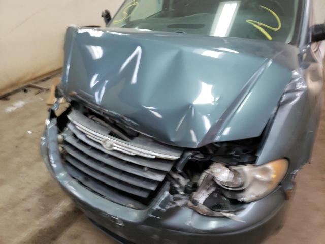 Photo 9 from auction – 2005 CHRYSLER TOWN & COU with VIN 2C4GP54L65R581822