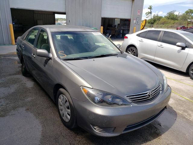 TOYOTA CAMRY LE 2005 with VIN 4T1BE32K95U560847 - Photo from auction