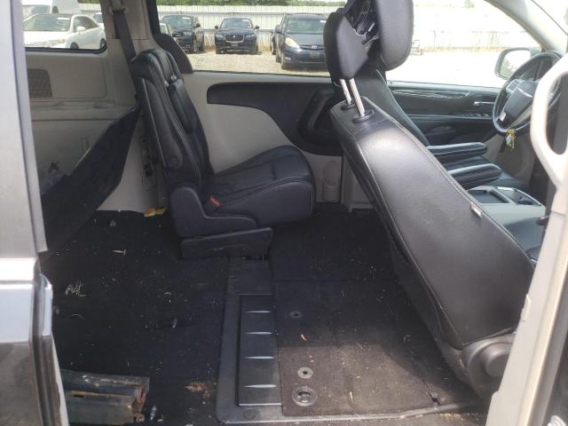 Photo 6 from auction – 2016 CHRYSLER TOWN & COU with VIN 2C4RC1BG8GR111815