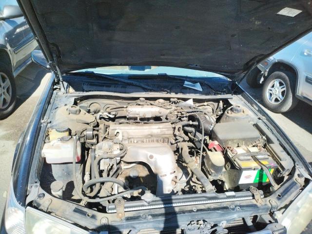 Photo 7 from auction – 2001 TOYOTA CAMRY CE with VIN 4T1BG22K41U068564