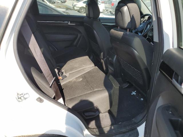 Photo 6 from auction – 2015 KIA SORENTO LX with VIN 5XYKT3A68FG590102