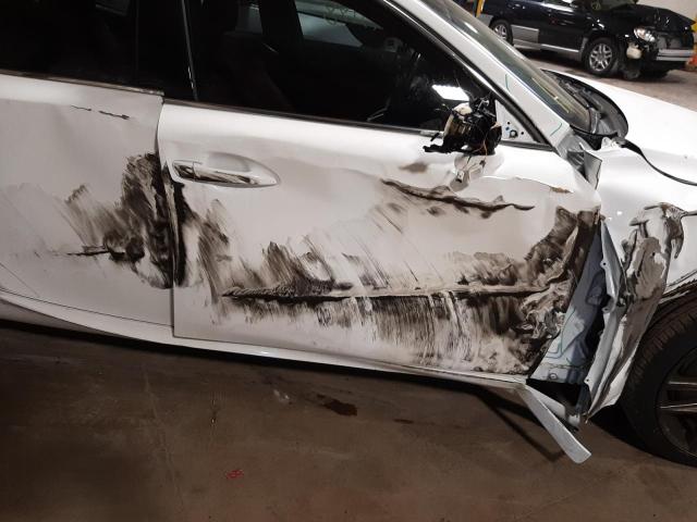 Photo 9 from auction – 2019 LEXUS IS 300 with VIN JTHBA1D22K5096919