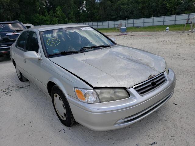 TOYOTA CAMRY CE 2000 with VIN 4T1BG22K7YU624070 - Photo from auction