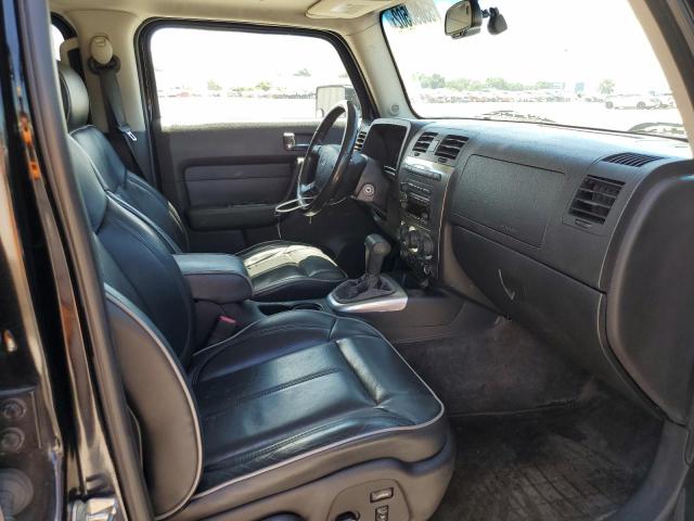 Photo 5 from auction – 2006 HUMMER H3 with VIN 5GTDN136268285196