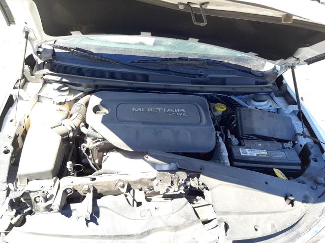 Photo 7 from auction – 2015 CHRYSLER 200 LIMITE with VIN 1C3CCCABXFN727555