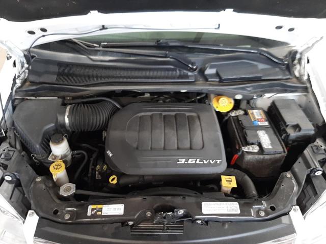 Photo 7 from auction – 2015 CHRYSLER TOWN & COU with VIN 2C4RC1BG1FR618005