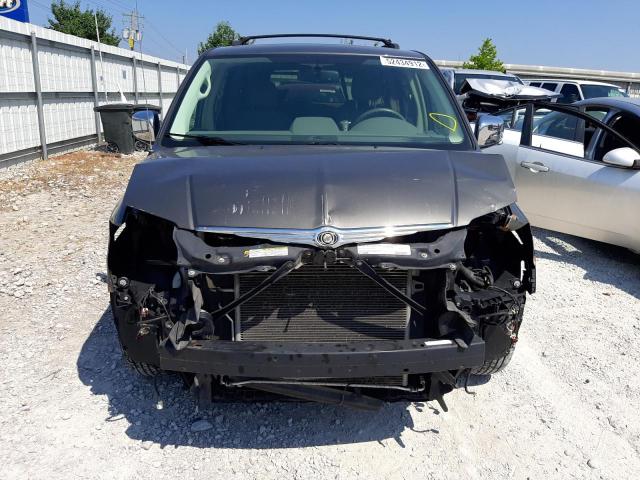 Photo 9 from auction – 2010 CHRYSLER TOWN & COU with VIN 2A4RR5DX1AR448332