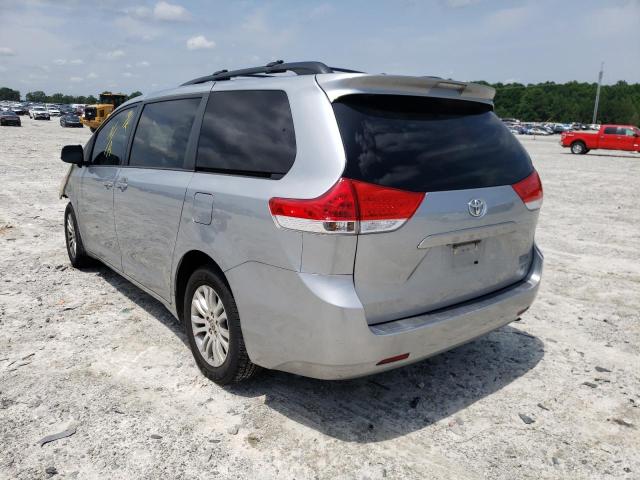 Photo 3 from auction – 2013 TOYOTA SIENNA XLE with VIN 5TDYK3DC4DS403095