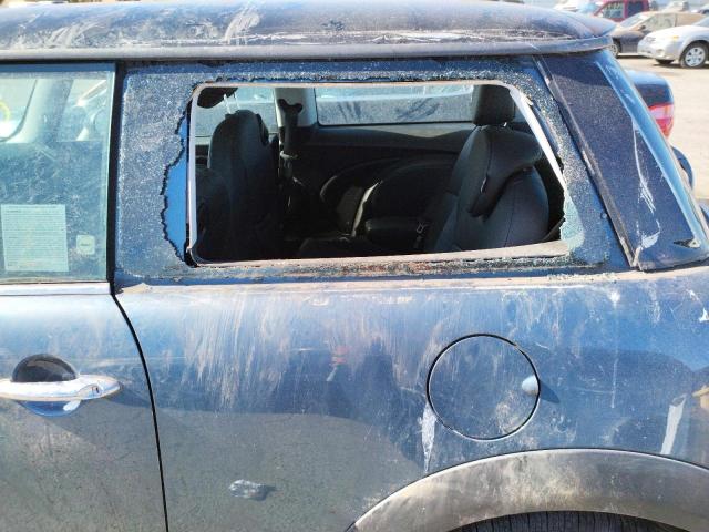 Photo 9 from auction – 2010 MINI COOPER with VIN WMWMF3C56ATZ67430