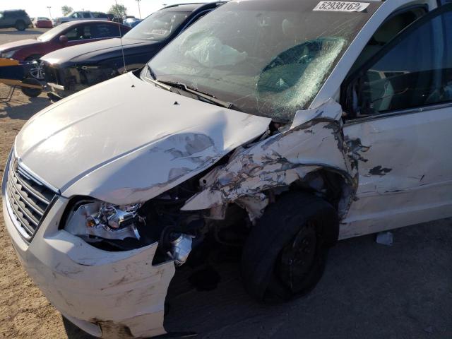 Photo 9 from auction – 2009 CHRYSLER TOWN & COU with VIN 2A8HR44E39R629253