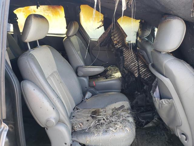 Photo 6 from auction – 2004 CHRYSLER TOWN & COU with VIN 2C4GP54L64R534532