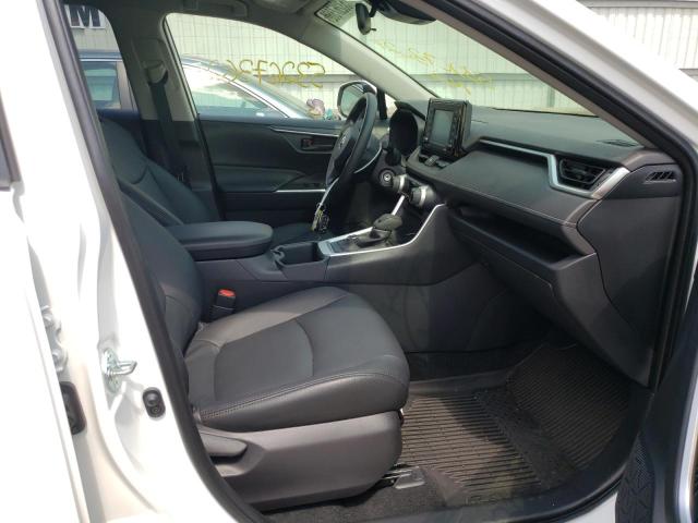 Photo 5 from auction – 2022 TOYOTA RAV4 LE with VIN JTMMWRFVXND143786