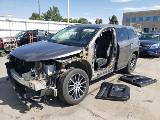 Photo 2 from auction – 2017 TOYOTA HIGHLANDER with VIN 5TDJZRFH3HS421876