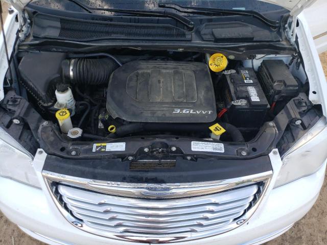 Photo 7 from auction – 2015 CHRYSLER TOWN & COU with VIN 2C4RC1CG8FR583834