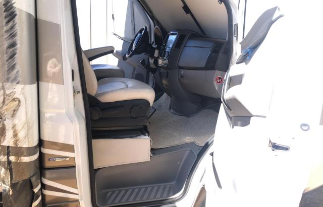 Photo 5 from auction – 2017 WINNEBAGO ALL MODELS with VIN 8BNPF4CC4GE123775