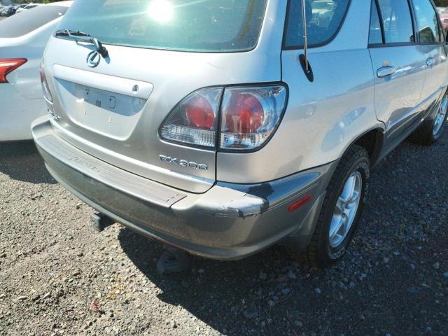 Photo 9 from auction – 2001 LEXUS RX 300 with VIN JTJHF10UX10165904