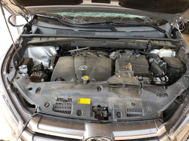 Photo 7 from auction – 2017 TOYOTA HIGHLANDER with VIN 5TDYZRFH8HS212843