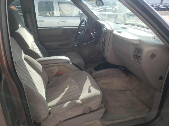 Photo 5 from auction – 2000 CHEVROLET BLAZER with VIN 1GNCT18W6YK173757