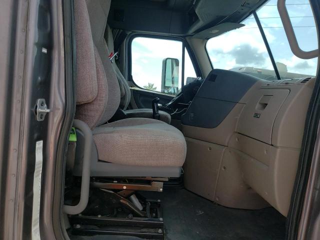 Photo 5 from auction – 2014 FREIGHTLINER CASCADIA 1 with VIN 3AKJGLD57ESFK4310