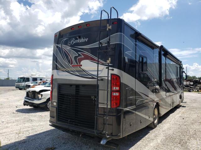 Photo 4 from auction – 2012 FREIGHTLINER CHASSIS XC with VIN 4UZAB2DT2CCBL9241