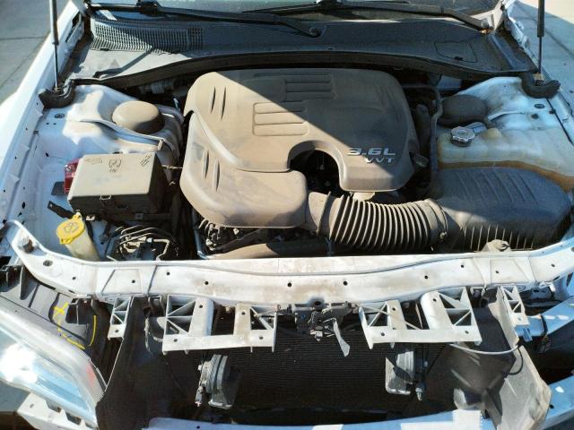 Photo 7 from auction – 2019 CHRYSLER 300 LIMITE with VIN 2C3CCAEG3KH528392