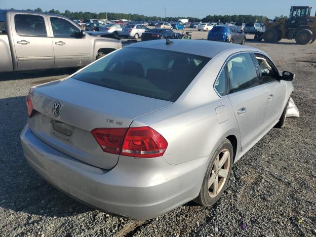 Photo 4 from auction – 2015 VOLKSWAGEN PASSAT SE with VIN 1VWBT7A36FC045126
