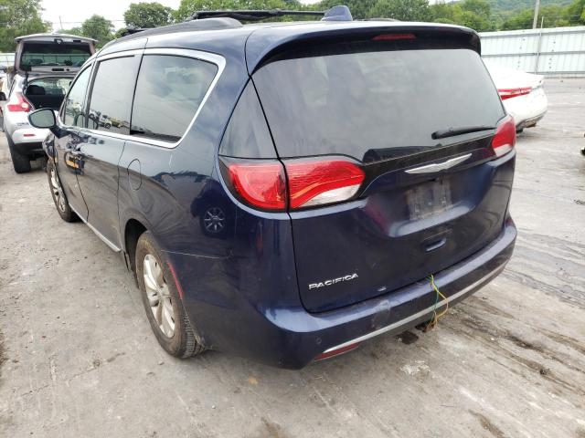 Photo 3 from auction – 2017 CHRYSLER PACIFICA T with VIN 2C4RC1BG1HR747283