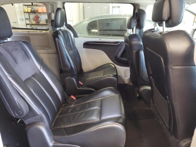 Photo 6 from auction – 2014 CHRYSLER TOWN & COU with VIN 2C4RC1GG7ER348852